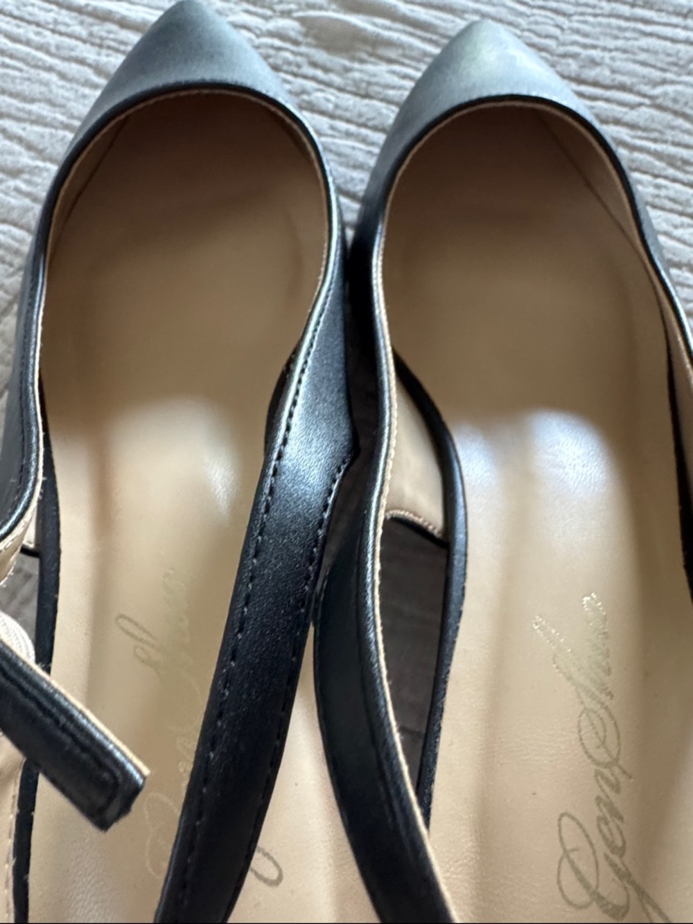 Black Pointed-Toe Kitten Heels - Picture 3 of 7